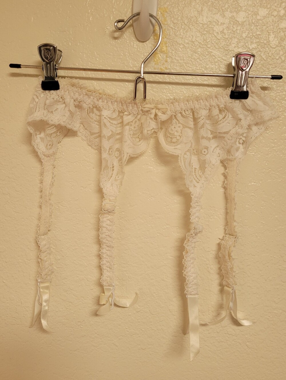 Vintage Gold Label Victoria's Secret Ivory Lace Garter Belt One Size